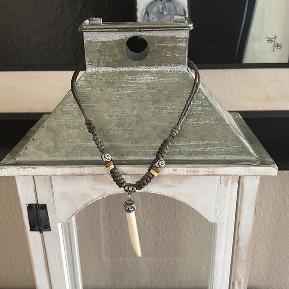 adjustable knotted necklace with carved bone pendant - Picture 2 of 3